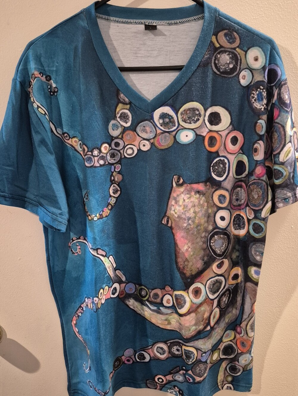 Women's Teal Octopus Graphic V-Neck Shirt